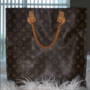 Louis Vuitton Sac Plat